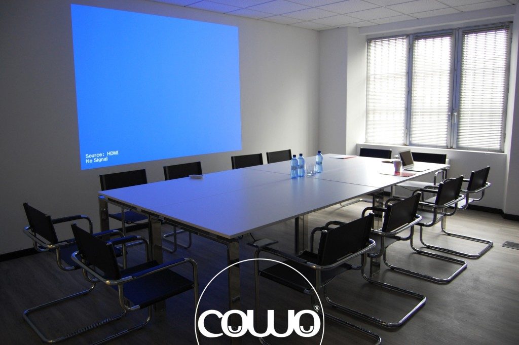 Coworking-Milano-Bicocca-Sala-Riunioni-Proiettore-1-1024x681-1